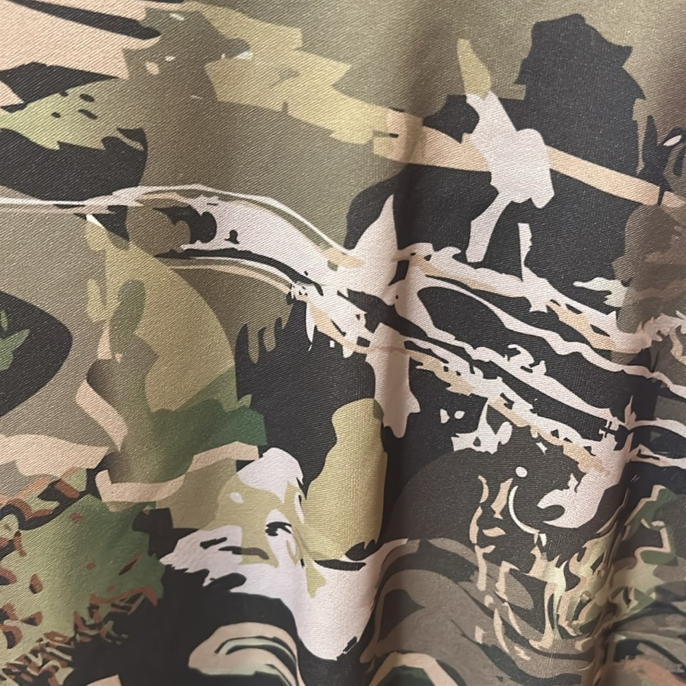 💚HP💚Under Armour Camo Shirt - Picture 3 of 4